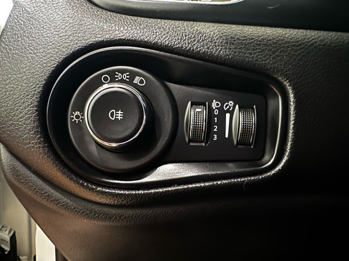 Jeep Renegade 1.8 4x2 Flex 16V Aut.