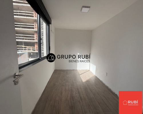 Venta De Apartamento 2 Dormitorios Duplex Con Patio Y Parrillero Tipo Casita