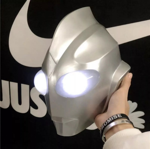 J O Capacete Tiga Ultraman Acenderá O Capacete