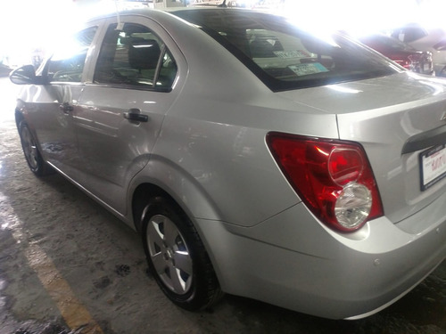Imagen 6 de 10 de Chevrolet Sonic Ls Std 2013