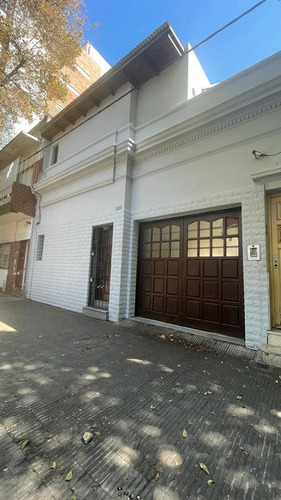 Venta Casa Tres Dormitorios Barrio República De La Sexta