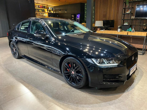Jaguar Xe R-sport 2.0 Turbo 2016
