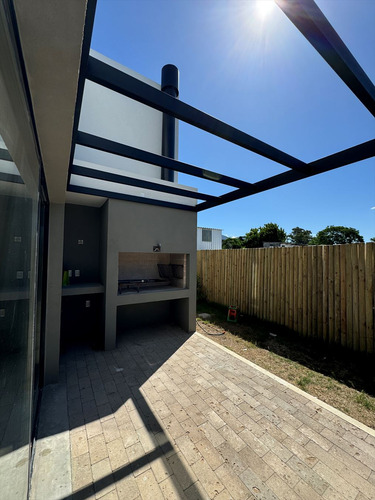 Venta Casa 3 Dormitorios Parque Miramar