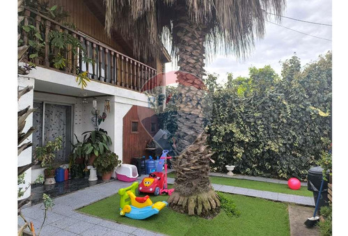 Venta De Amplia Y Cómoda Casa En Maipú