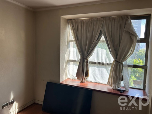 Departamento En Venta De 4 Dorm. En Ñuñoa, Excelente Estado