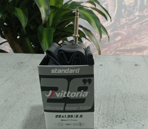 Imagen 3 de 10 de 2 Llantas Maxxis Ikon 29*2.20 + 2 Neumáticos Vittoria Presta
