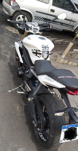 Imagem 4 de 13 de Triumph Street Triple 675