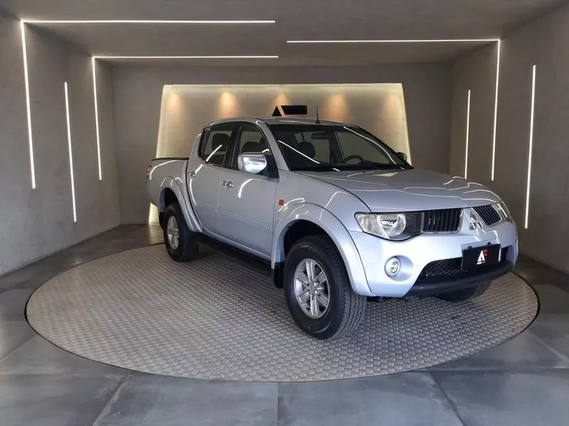 Mitsubishi L200 L-200 Triton 4x4 Hpe 3.2 Cd Automatico