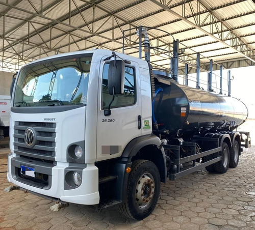 Caminhão Volkswagen 26.260 Robust 6x4 Pipa