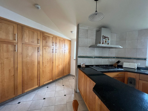 Imagen 9 de 30 de Casa De Un Piso Con Jardín En Venta En Pedregal De San Franc