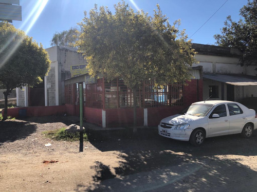 Galpón En Av La Voz Del Interior 750m2 De Terreno. Cub. 500m2