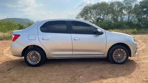 Renault Logan 1.6 Privilege / Intens
