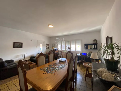 Gran Propedad En Venta En El Centro De San Carlos! Casa De 3 Plantas, Con Local Comercial!