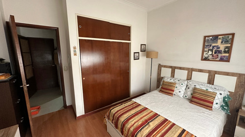 Casa En Venta De 4 Dormitorios C/ Cochera En El Palomar