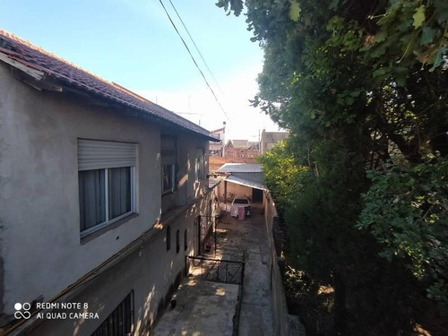 Propiedad En Block - Local, 2 Ph De 3 Ambientes, Y Un Local Y Duplex Para Construir - Lanús Oeste