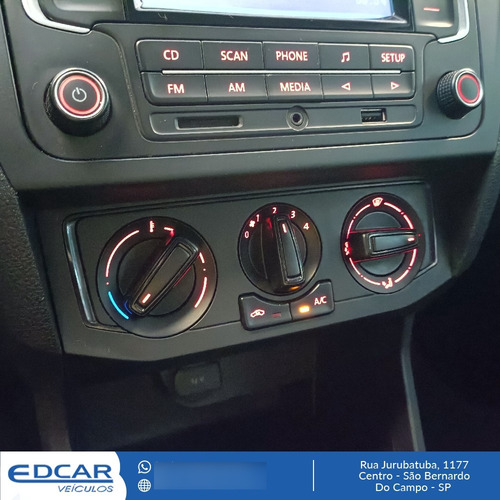 Volkswagen Voyage 1.0 FLEX 12V 4P