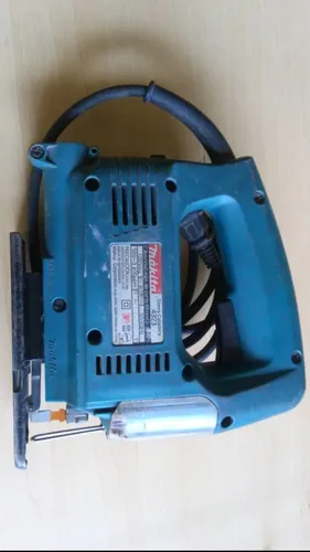 Sierra Caladora Marca Makita (Usado)