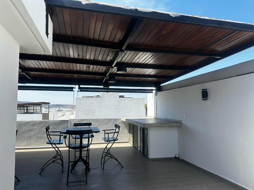 Venta Céntrica Con 5 R Y 4 B Roof Garden Y Alberca