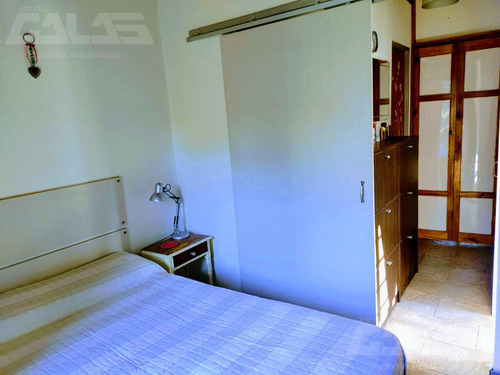 Moderna Propiedad De 3 Ambientes En Villa Udaondo Con Espacioso Parque