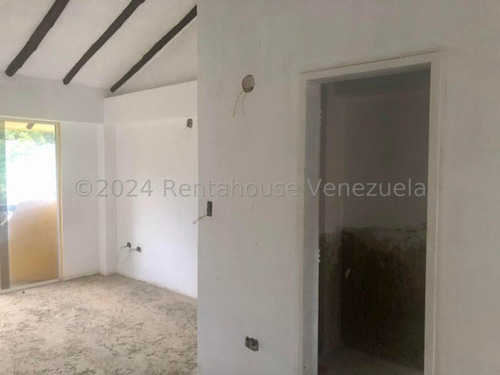 Townhouse En Venta En La Union  #24-14575