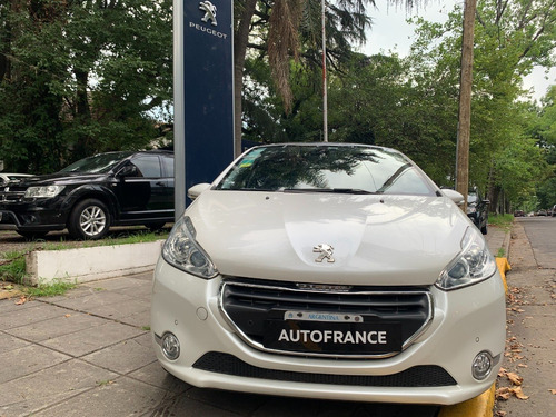 Peugeot 208 Feline Pack Cuir