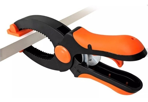 Pinza Plástica Tipo Morza C/ Criquet 5 Pulgadas 15 Cm
