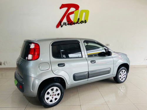 Fiat Uno Uno Vivace 1.0 8V (Flex) 4p