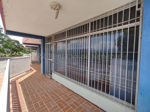 Imagen 1 de 11 de Oficina En Venta En Zona Industrial San Crispin Aragua 22-27101 Irrr