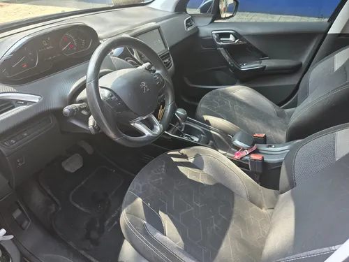 Peugeot 2008 1.2 Puretech Allure Pack