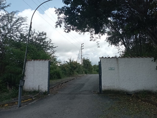 Venta Quinta En La Urb. Bosque De La Lagunita. El Hatillo. Milthonhouse53