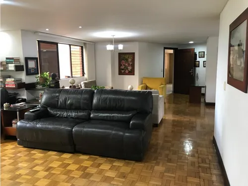 Amplio Apartamento Poblado Castropol Parte Baja