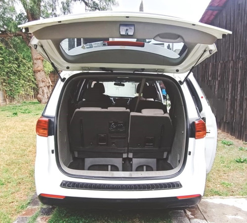 Kia Sedona 2.0 Lx At