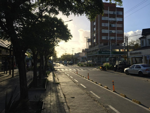Local En Venta En Centro De Pinamar Sobre Constitucion