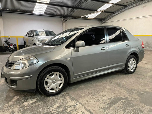 Nissan Tiida 1.8 Visia