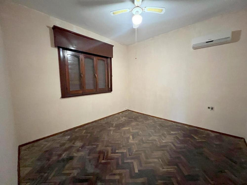 Venta Casa Sólida Con Amplio Terreno En Paso De La Arena, Padrón Único, 2 Dormitorios, Garage Varios Vehículos, Jardín, Fondo, Gran Potencial
