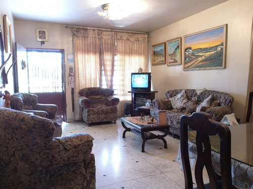 Imagen 4 de 7 de Venta De Amplia Casa (con Anexo) Cerca De La Urbanizacion Patarata, Barquisimeto