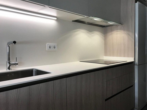Lampara En Barra, Mxlhb-058, 4 Pzas, 18w, Luz De Día, 110/26 Estructura Blanco