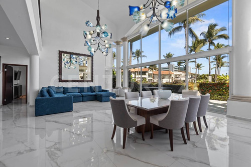 Casa En Venta En Grand Marina Villas, Nuevo Vallarta, Nayarit.
