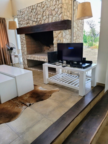 Imagen 10 de 20 de Casa Con Pileta Para 9 Personas En Barrio Cerrado