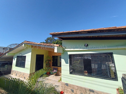 Casa En Venta, Urb Lo Samanes, Maracay 24-13391 @josbertscarvallo.rah