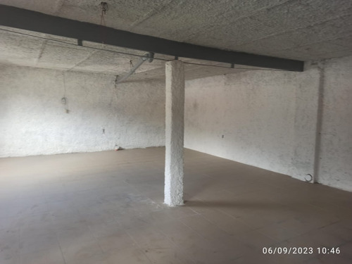 Venta De Edificio Comercial De Tres Niveles Ubicado En La Av Ppal Del Cementerio Yc