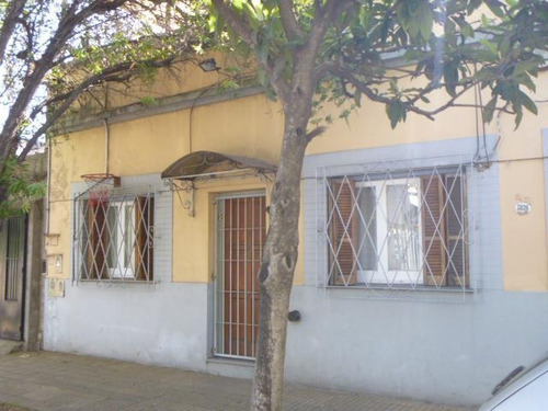 Imagen 2 de 15 de Tipo Casa Al Frente - Lanús Oeste