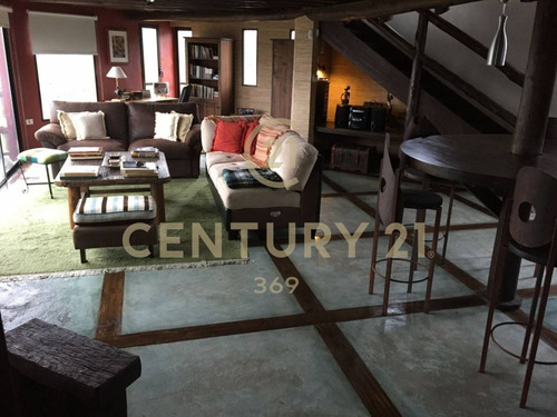 Hermosa Y Unica Casa En Villa Serrana, Con Estufa A Leña Y Balcón