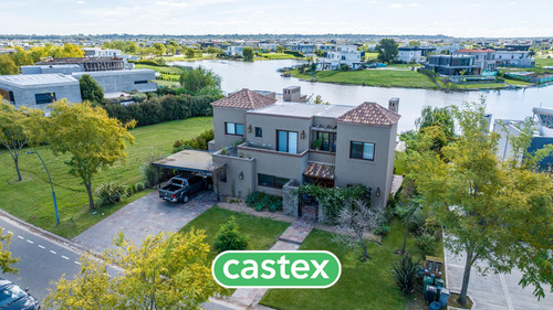 Casa En Venta A La Laguna De 7 Ambientes Con Pileta En Marinas, Puertos, Escobar.