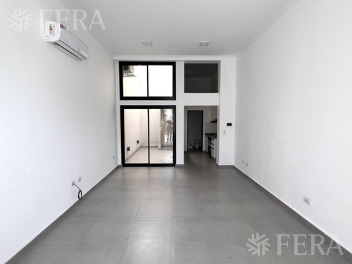 Venta Departamento Tipo Casa 1 Ambiente Con Patio En Sarandi