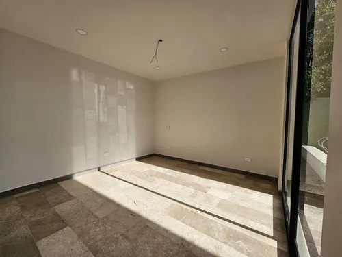 Casa En Venta Con 4 Recámaras Y Alberca En Mérida