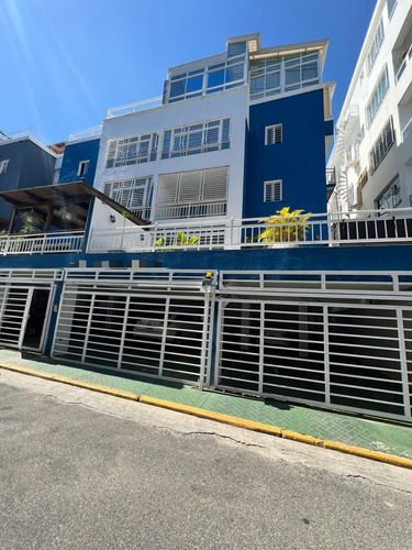 Vendo Espacioso Apartamento En Don Honorario.