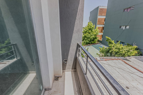 Venta Departamento Con Balcón En Lanús Este, A Mts De 9 De Julio