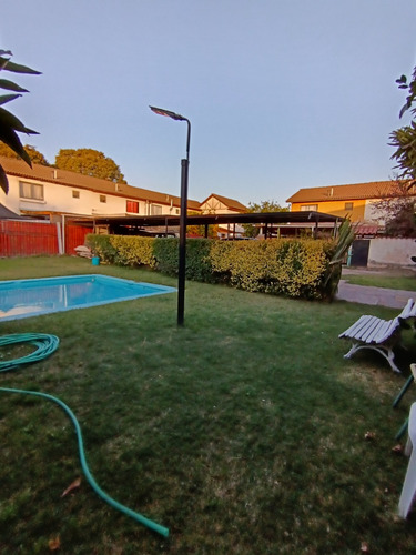 Casa En Condominio, 3 Dorm. 2 Baños Piscina Ciudad Satélite.