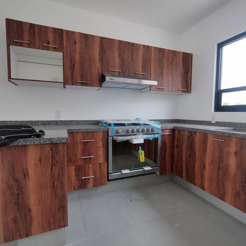 Casas En Venta En El Condado, Jardín, 3 Recamaras, Una En Pb, De Lujo !